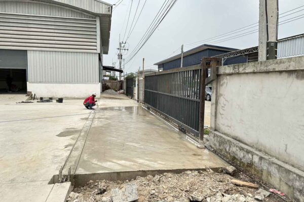 Construction Contractor (122)